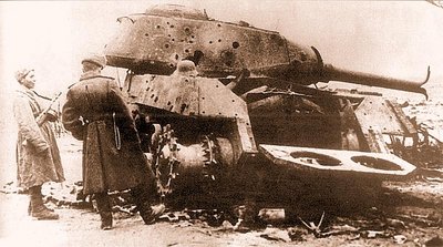 Подбитый танк ИС-2. Зима 1944-45 гг.jpg